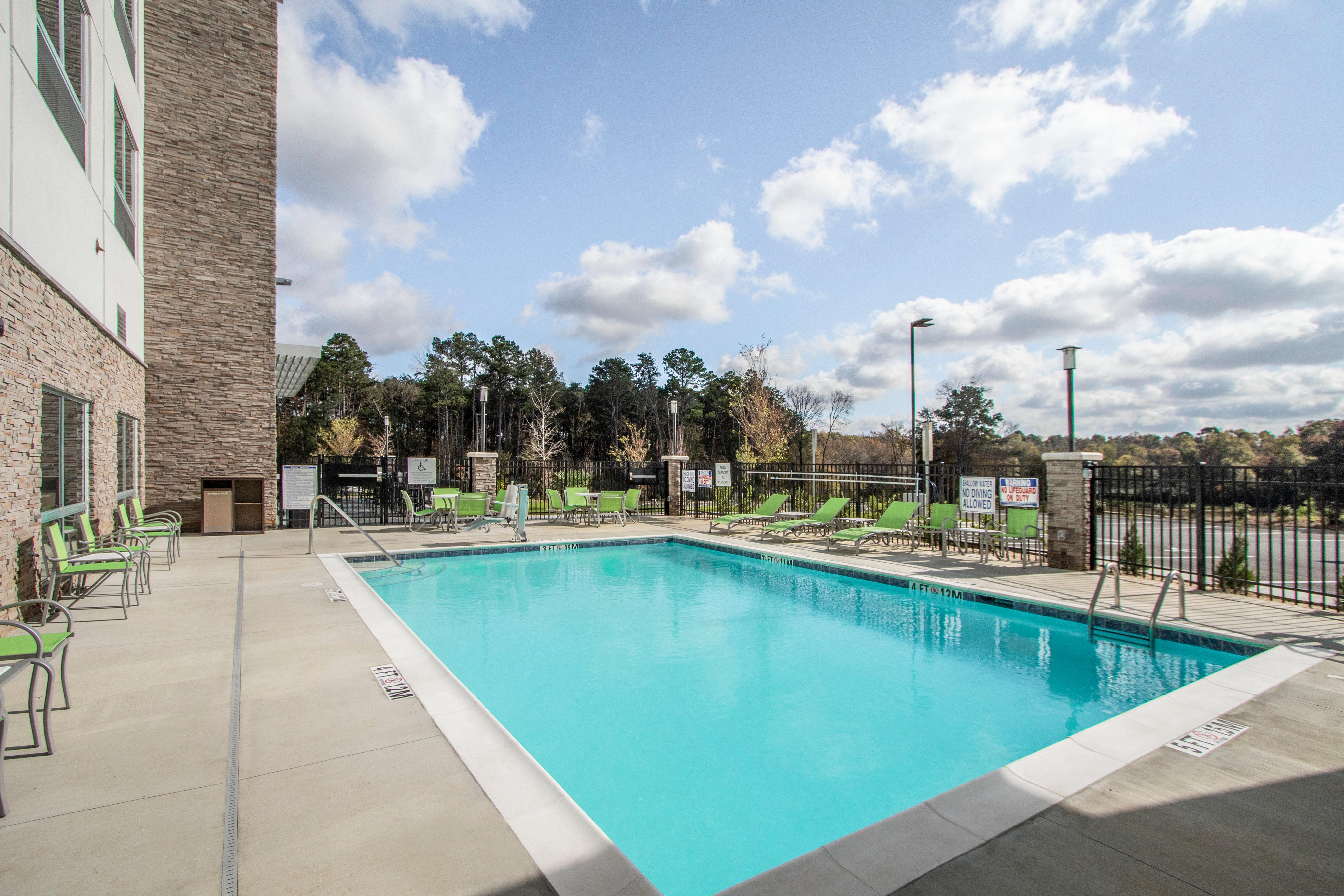 Hotel Express & Charlotte Southwest By Ihg 3*